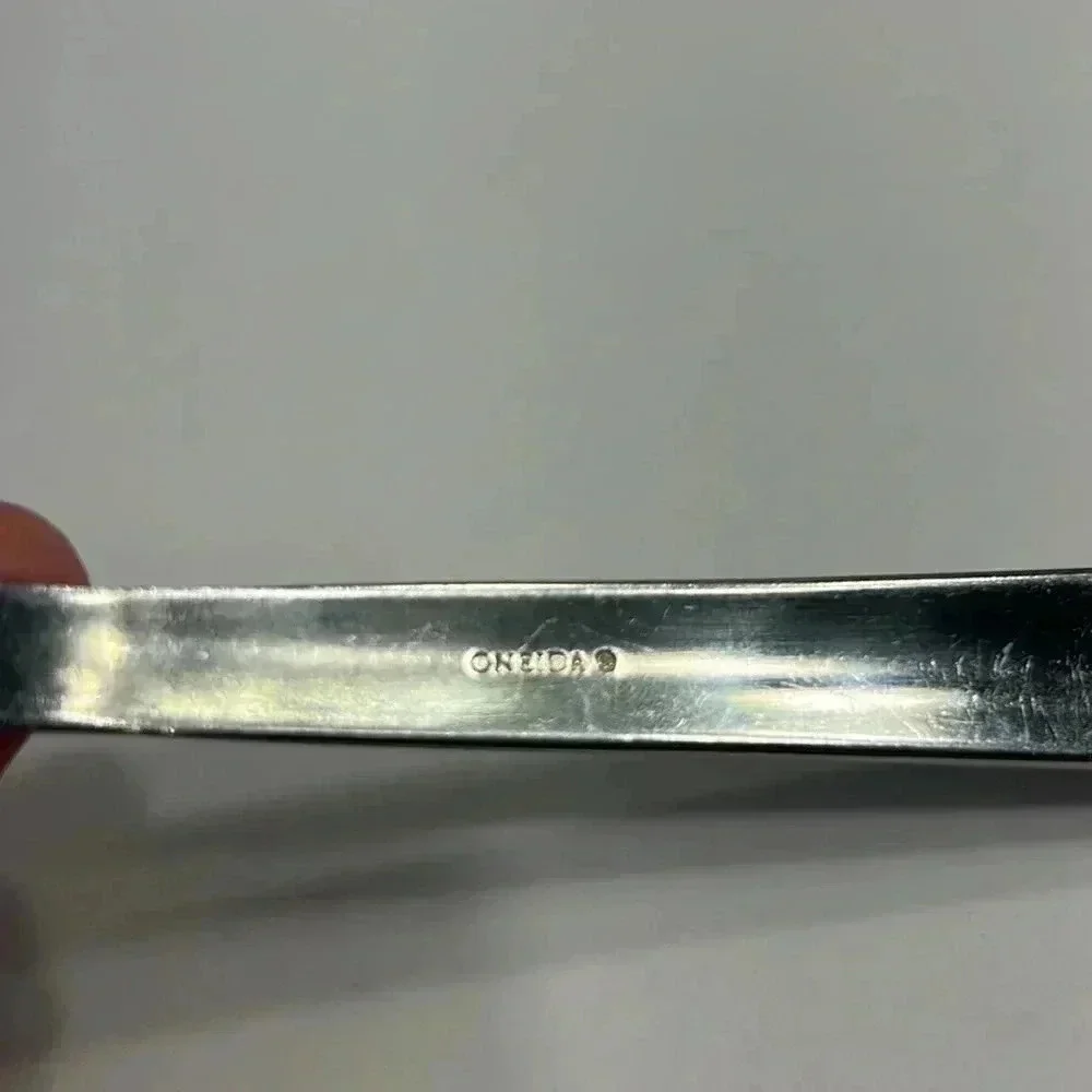 4 Oneida Silver Park Avenue Serving Spoons stainless silverware